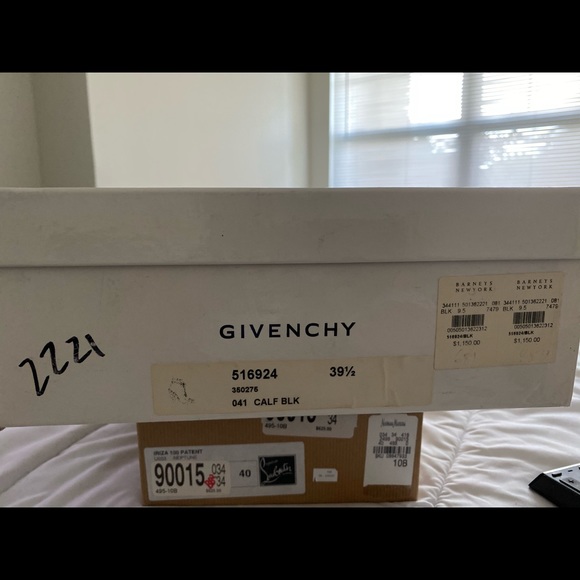 Givenchy - Picture 6 of 6